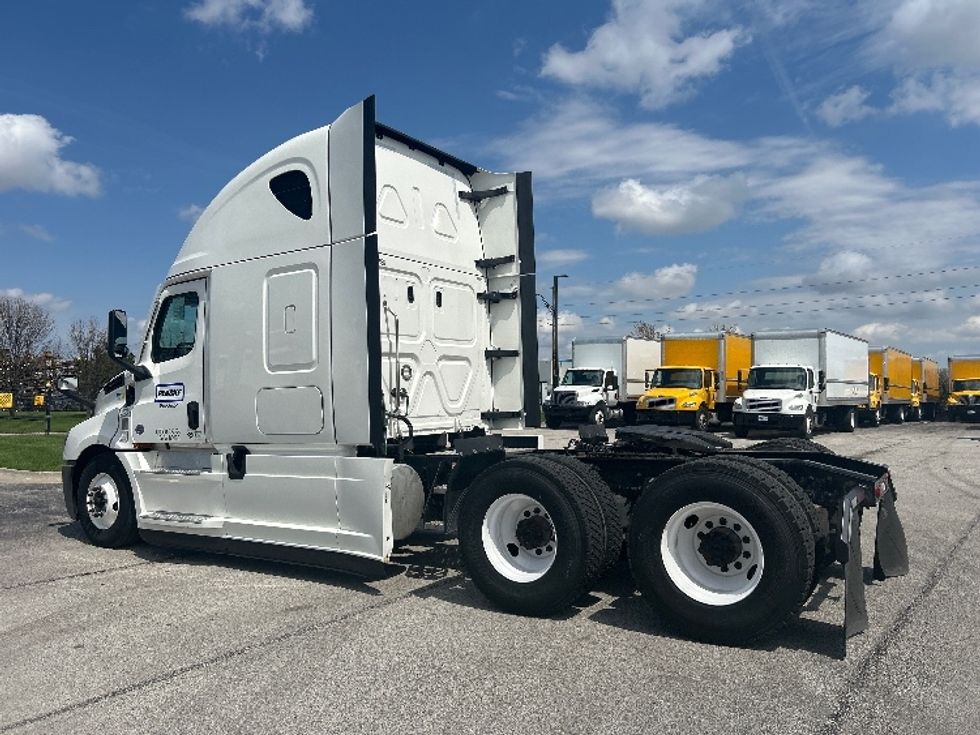 Sleeper Tractor-Heavy Duty Tractors-Freightliner-2020-T12664ST-Davenport-IA-547,157\n\t\tmiles-$ 59,250 - Image 5