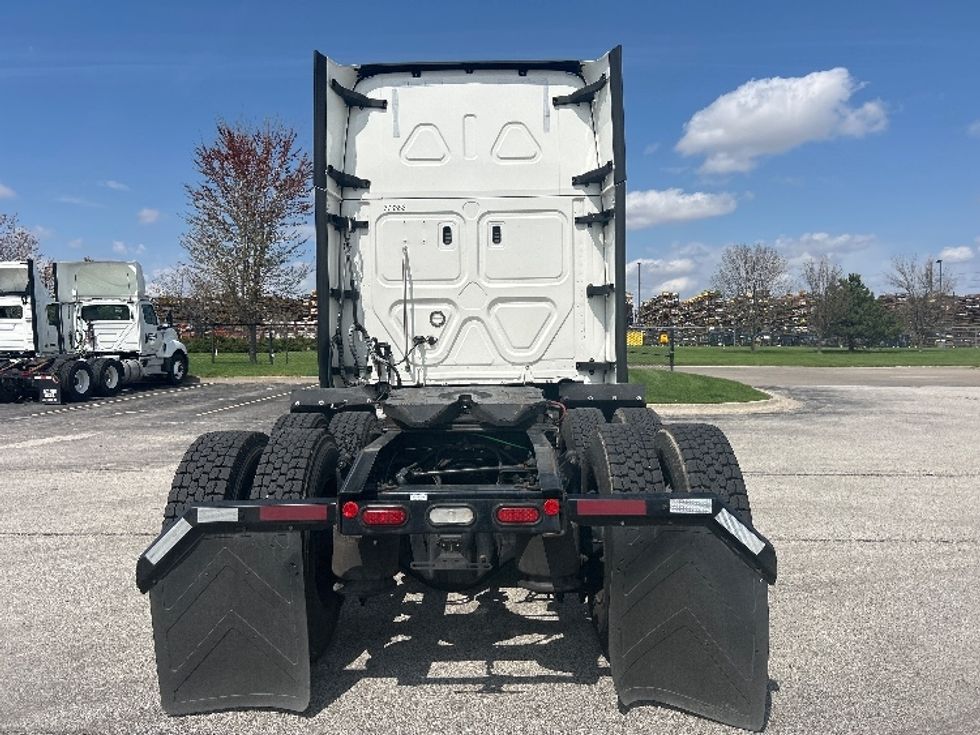 Sleeper Tractor-Heavy Duty Tractors-Freightliner-2020-T12664ST-Davenport-IA-547,157\n\t\tmiles-$ 59,250 - Image 6