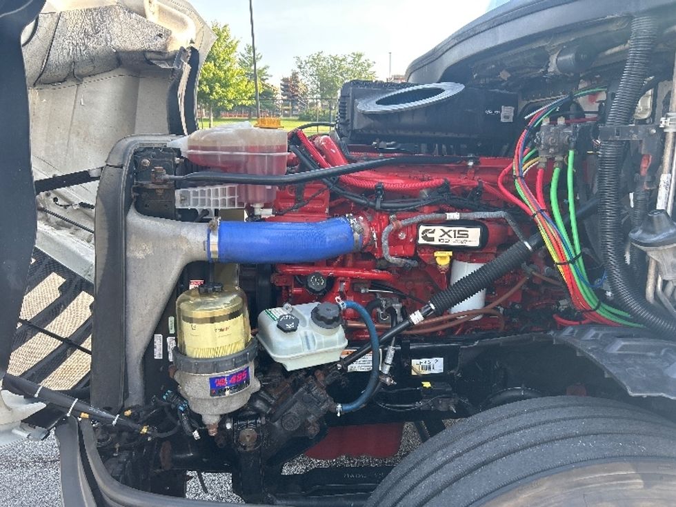 Sleeper Tractor-Heavy Duty Tractors-Freightliner-2020-T12664ST-Davenport-IA-566,486\n\t\tmiles-$ 59,750 - Image 21