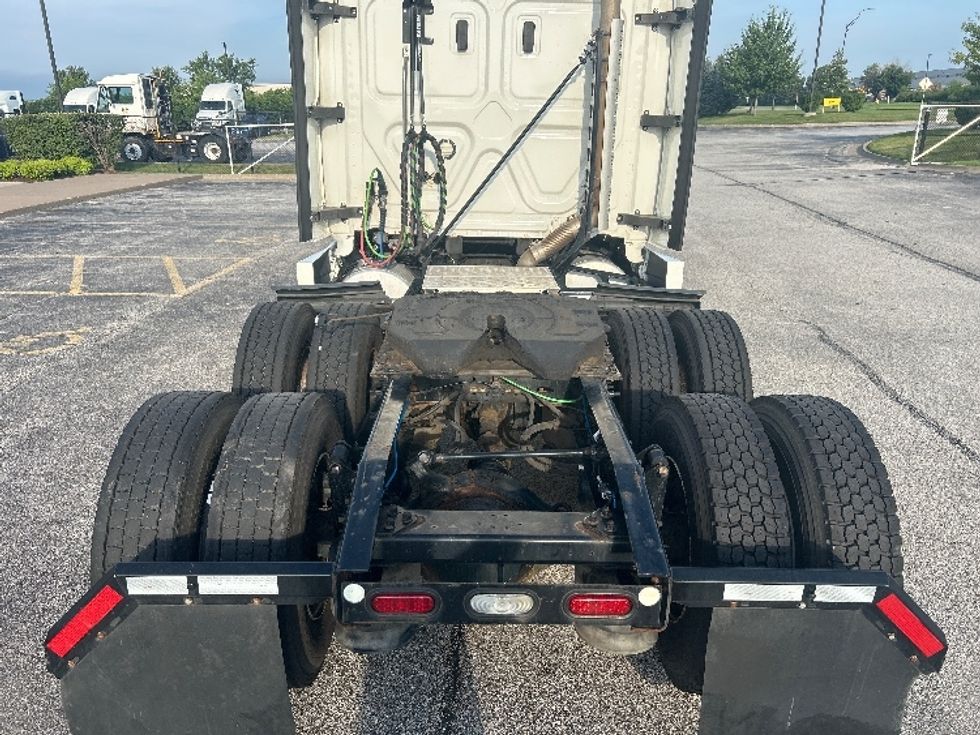 Sleeper Tractor-Heavy Duty Tractors-Freightliner-2020-T12664ST-Davenport-IA-566,486\n\t\tmiles-$ 59,750 - Image 6