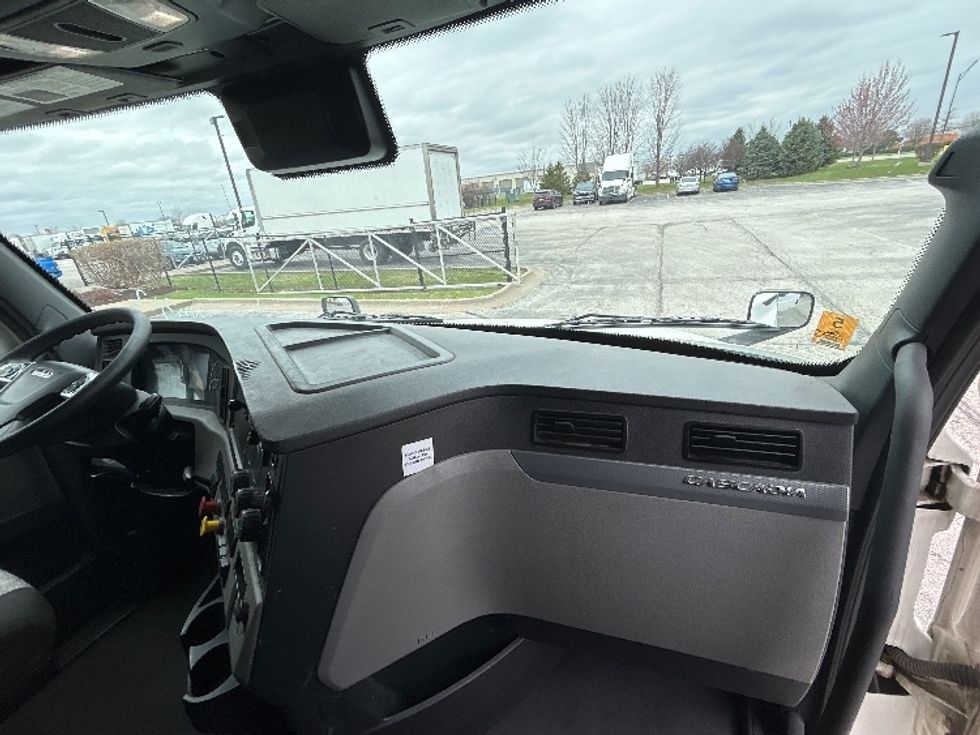 Sleeper Tractor-Heavy Duty Tractors-Freightliner-2020-T12664ST-Davenport-IA-697,621\n\t\tmiles-$ 42,250 - Image 14