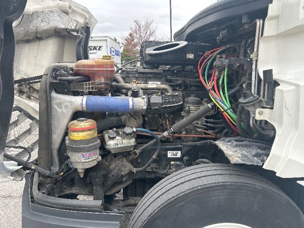 Sleeper Tractor-Heavy Duty Tractors-Freightliner-2020-T12664ST-Davenport-IA-697,621\n\t\tmiles-$ 42,250 - Image 21