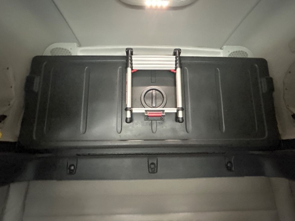 Sleeper Tractor-Heavy Duty Tractors-Freightliner-2020-T12664ST-Davenport-IA-697,621\n\t\tmiles-$ 42,250 - Image 22