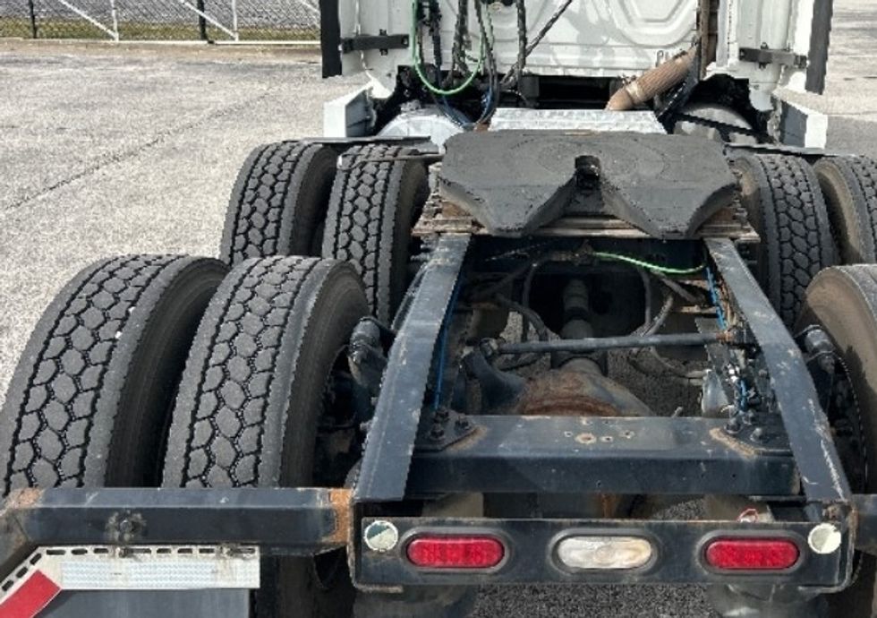 Sleeper Tractor-Heavy Duty Tractors-Freightliner-2020-T12664ST-Davenport-IA-790,000\n\t\tmiles-$ 41,500 - Image 6