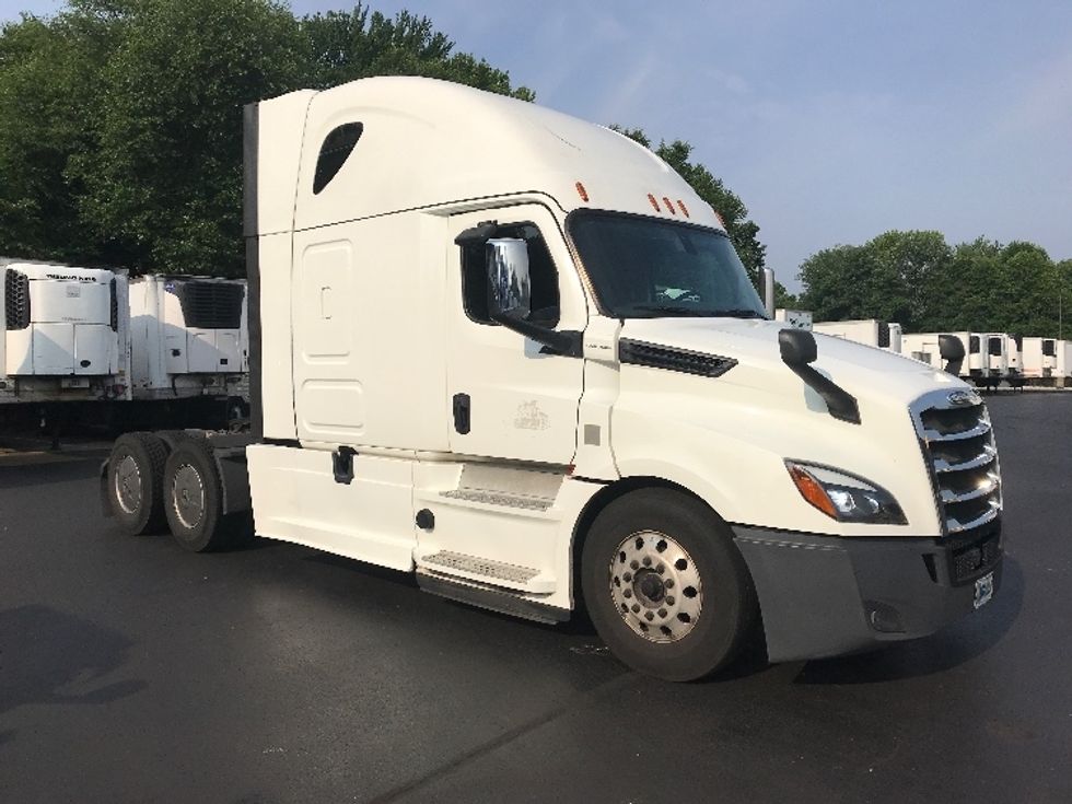 Sleeper Tractor-Heavy Duty Tractors-Freightliner-2020-T12664ST-Dayton-NJ-585,809\n\t\tmiles-$ 56,750 - Image 1