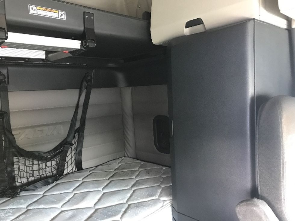 Sleeper Tractor-Heavy Duty Tractors-Freightliner-2020-T12664ST-Dayton-NJ-585,809\n\t\tmiles-$ 56,750 - Image 18