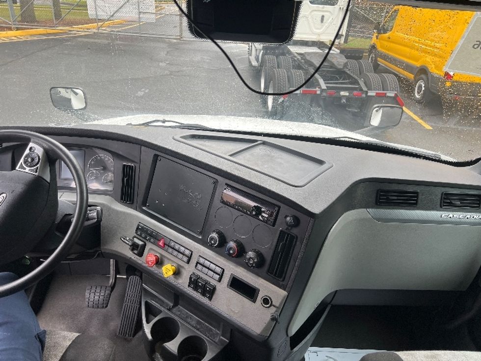 Sleeper Tractor-Heavy Duty Tractors-Freightliner-2020-T12664ST-Dayton-NJ-595,005\n\t\tmiles-$ 53,250 - Image 12