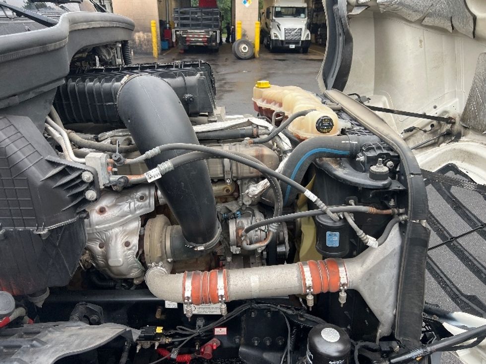 Sleeper Tractor-Heavy Duty Tractors-Freightliner-2020-T12664ST-Dayton-NJ-595,005\n\t\tmiles-$ 53,250 - Image 20