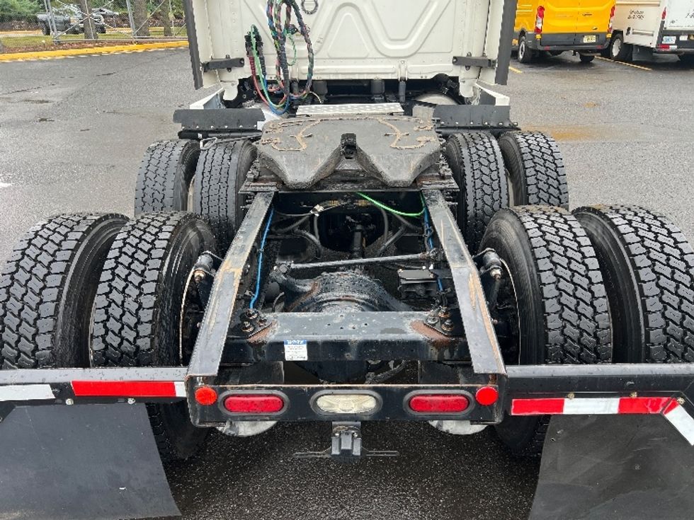 Sleeper Tractor-Heavy Duty Tractors-Freightliner-2020-T12664ST-Dayton-NJ-595,005\n\t\tmiles-$ 53,250 - Image 6