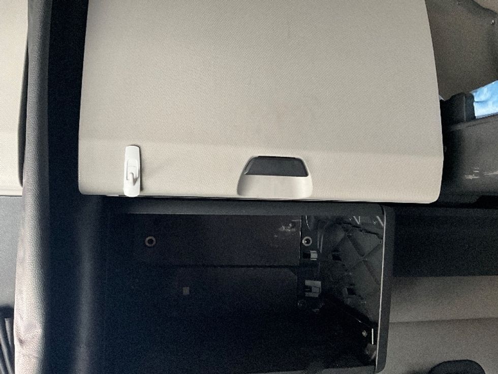 Sleeper Tractor-Heavy Duty Tractors-Freightliner-2020-T12664ST-Dayton-OH-632,565\n\t\tmiles-$ 49,500 - Image 19