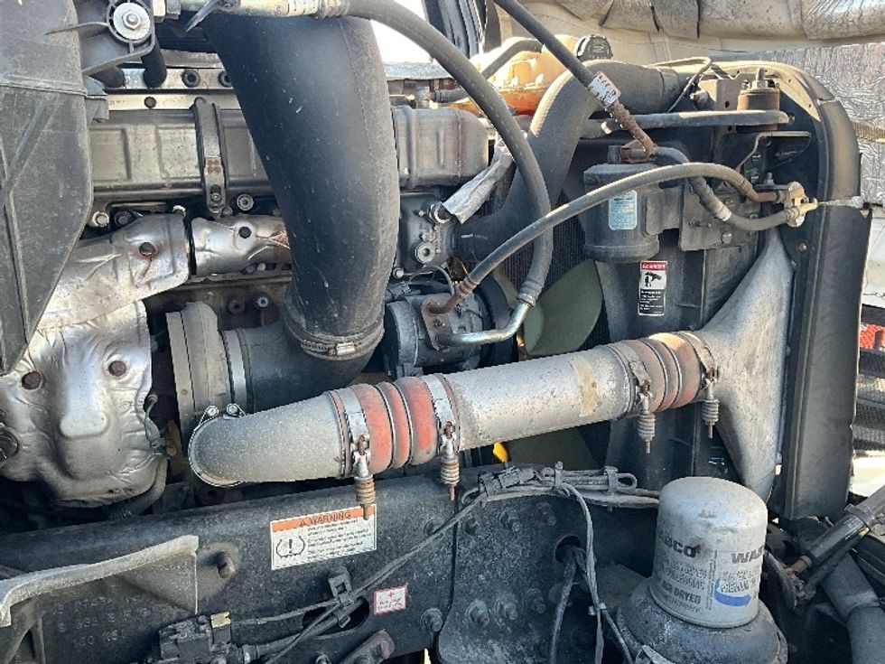 Sleeper Tractor-Heavy Duty Tractors-Freightliner-2020-T12664ST-Dayton-OH-632,565\n\t\tmiles-$ 49,500 - Image 21