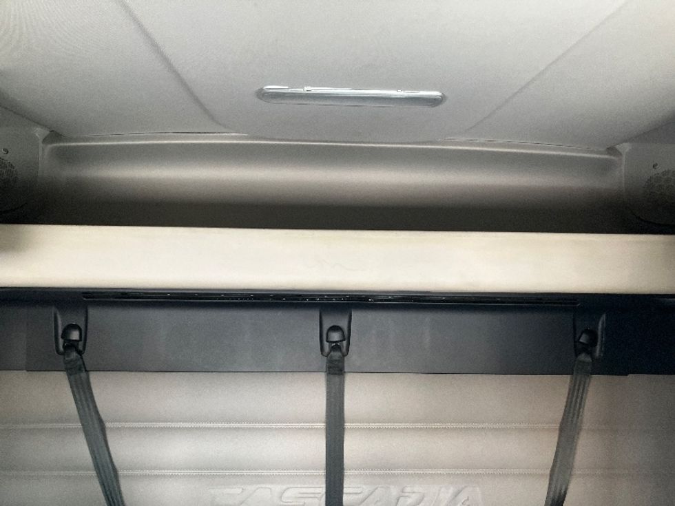 Sleeper Tractor-Heavy Duty Tractors-Freightliner-2020-T12664ST-Decatur-AL-258,443\n\t\tmiles-$ 79,750 - Image 17