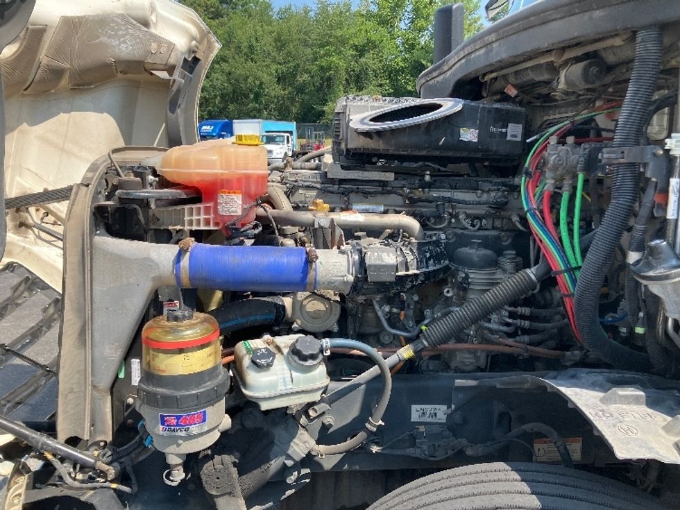 Sleeper Tractor-Heavy Duty Tractors-Freightliner-2020-T12664ST-Decatur-AL-258,443\n\t\tmiles-$ 79,750 - Image 20