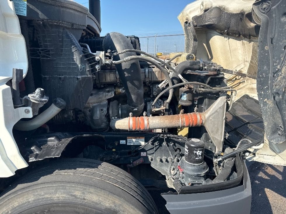 Sleeper Tractor-Heavy Duty Tractors-Freightliner-2020-T12664ST-Decatur-AL-592,552\n\t\tmiles-$ 58,000 - Image 20