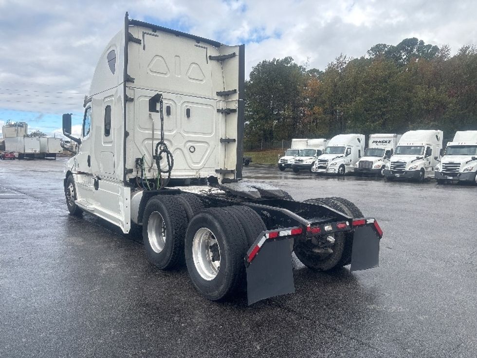 Sleeper Tractor-Heavy Duty Tractors-Freightliner-2020-T12664ST-Decatur-AL-621,986\n\t\tmiles-$ 54,250 - Image 5