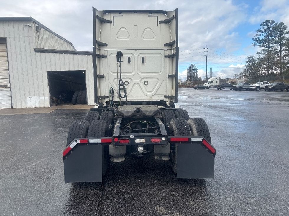 Sleeper Tractor-Heavy Duty Tractors-Freightliner-2020-T12664ST-Decatur-AL-621,986\n\t\tmiles-$ 54,250 - Image 6