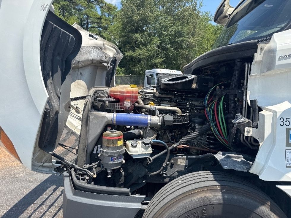 Sleeper Tractor-Heavy Duty Tractors-Freightliner-2020-T12664ST-Decatur-AL-788,546\n\t\tmiles-$ 42,500 - Image 21