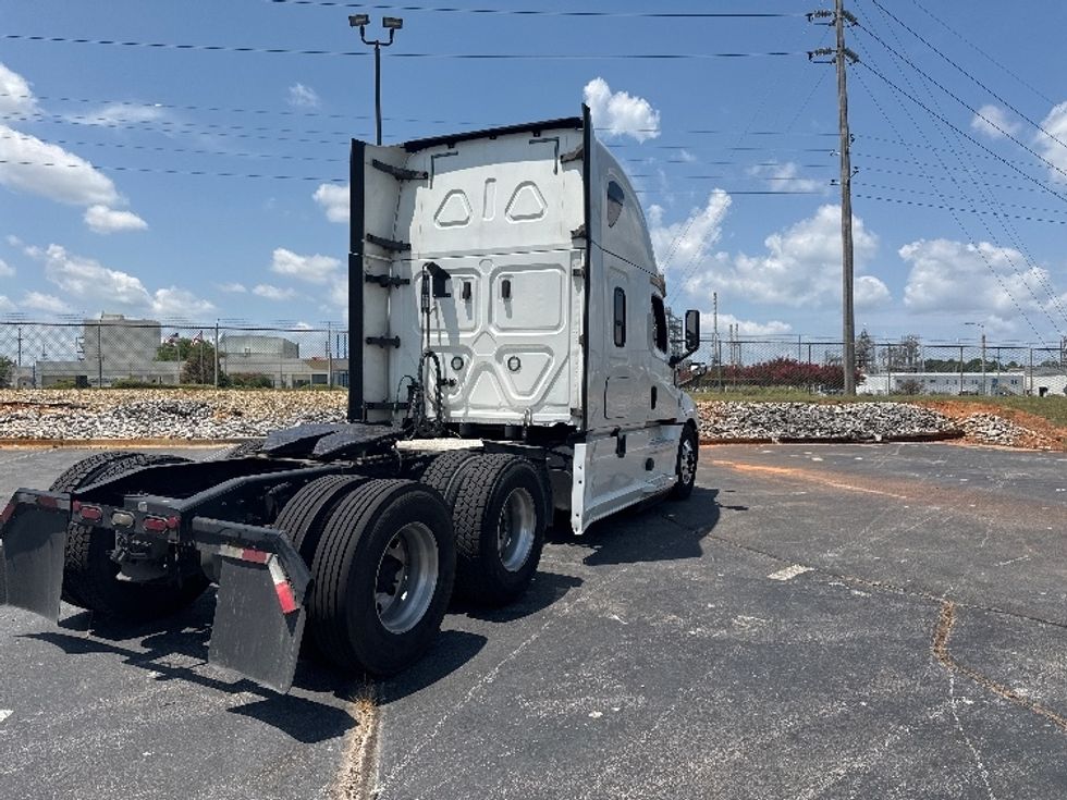 Sleeper Tractor-Heavy Duty Tractors-Freightliner-2020-T12664ST-Decatur-AL-788,546\n\t\tmiles-$ 42,500 - Image 7