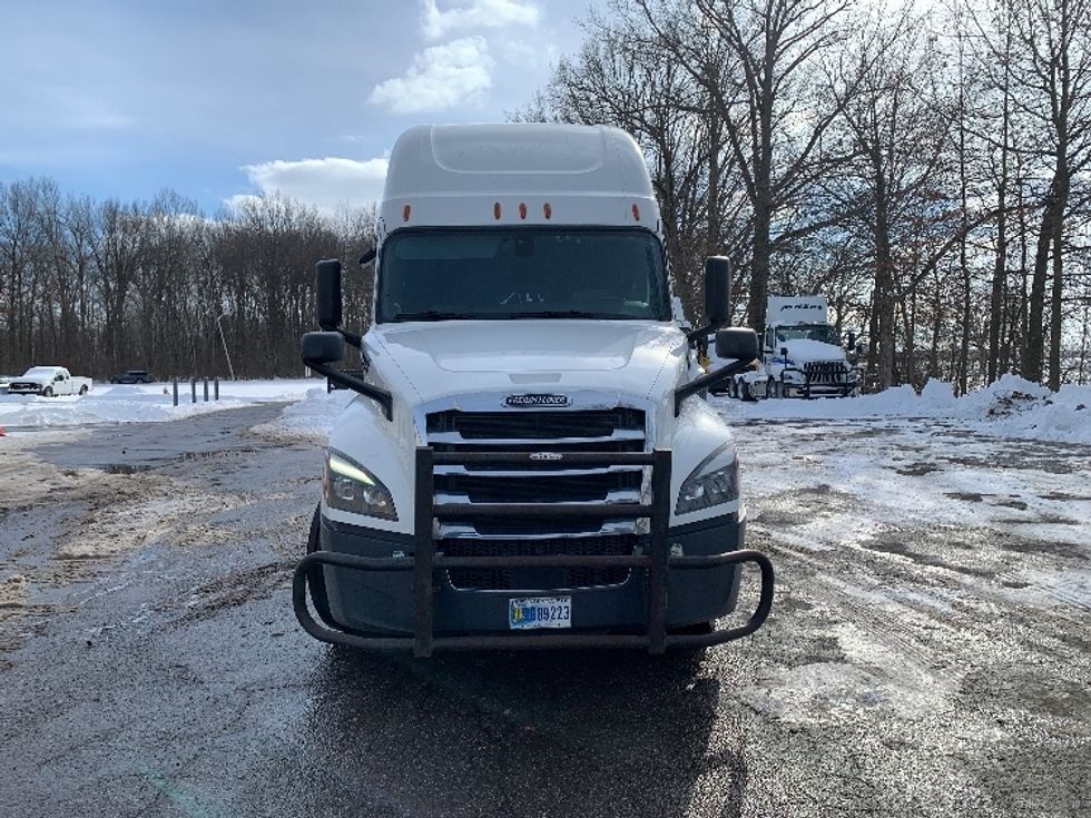 Sleeper Tractor-Heavy Duty Tractors-Freightliner-2020-T12664ST-Delaware-OH-564,009\n\t\tmiles-$ 53,500 - Image 2