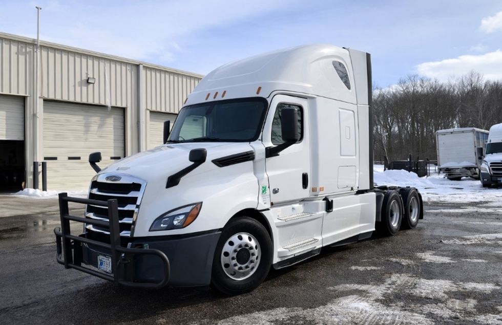 Sleeper Tractor-Heavy Duty Tractors-Freightliner-2020-T12664ST-Delaware-OH-564,009\n\t\tmiles-$ 53,500 - Image 3