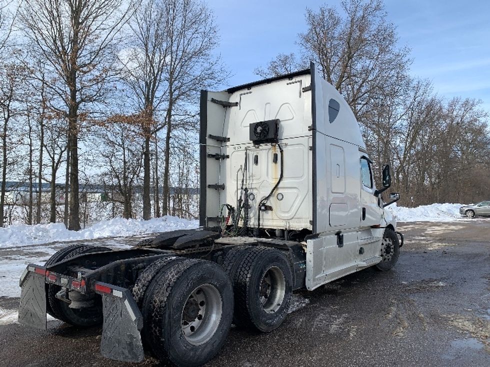 Sleeper Tractor-Heavy Duty Tractors-Freightliner-2020-T12664ST-Delaware-OH-564,009\n\t\tmiles-$ 53,500 - Image 7