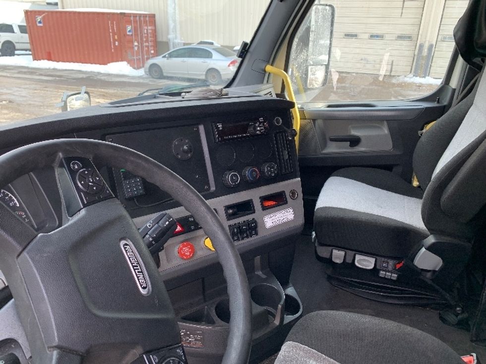 Sleeper Tractor-Heavy Duty Tractors-Freightliner-2020-T12664ST-Delaware-OH-614,356\n\t\tmiles-$ 50,250 - Image 10