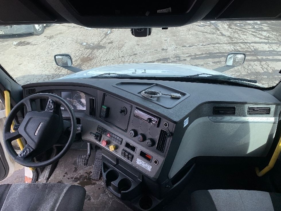 Sleeper Tractor-Heavy Duty Tractors-Freightliner-2020-T12664ST-Delaware-OH-614,356\n\t\tmiles-$ 50,250 - Image 12