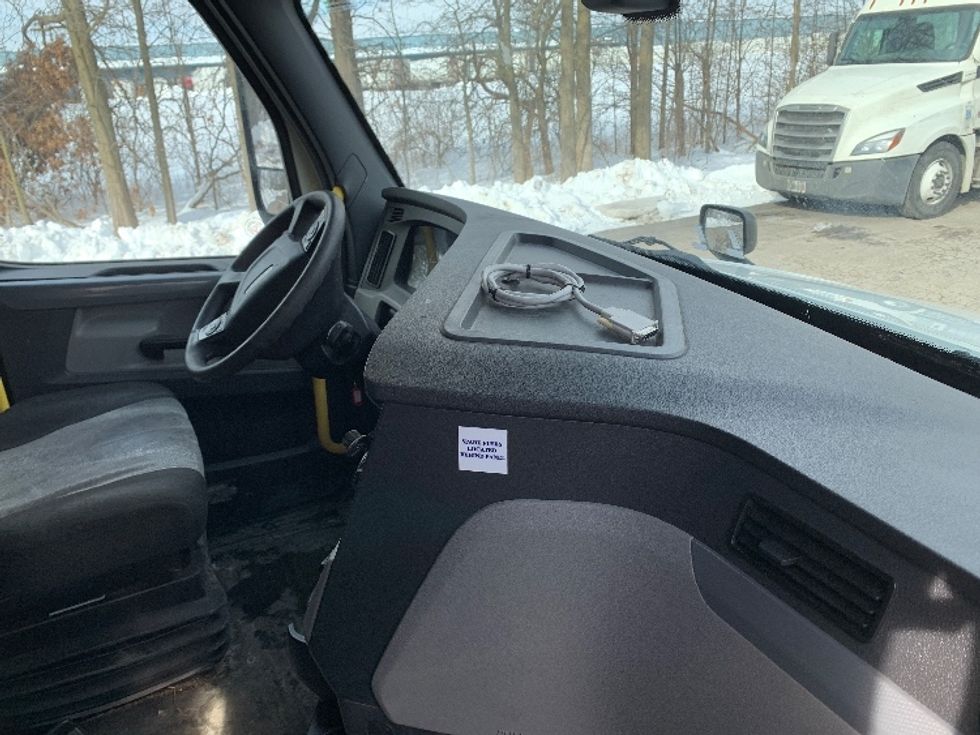 Sleeper Tractor-Heavy Duty Tractors-Freightliner-2020-T12664ST-Delaware-OH-614,356\n\t\tmiles-$ 50,250 - Image 15