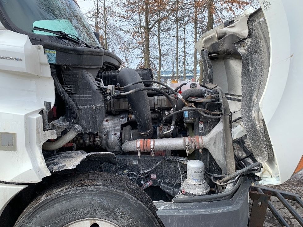 Sleeper Tractor-Heavy Duty Tractors-Freightliner-2020-T12664ST-Delaware-OH-614,356\n\t\tmiles-$ 50,250 - Image 20