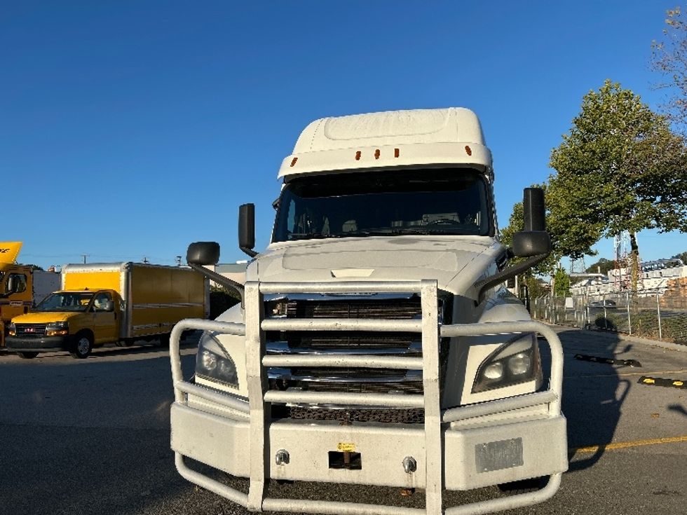 Sleeper Tractor-Heavy Duty Tractors-Freightliner-2020-T12664ST-Delta-BC-1,031,499\n\t\tkm-$ 66,750 - Image 2