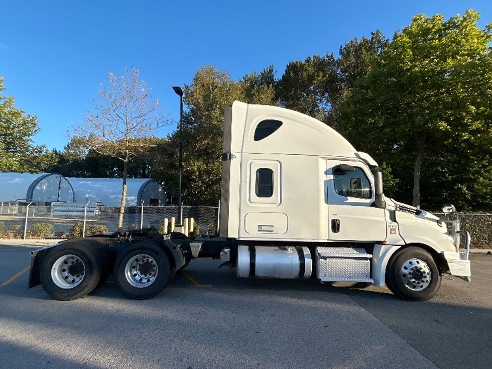 Sleeper Tractor-Heavy Duty Tractors-Freightliner-2020-T12664ST-Delta-BC-1,031,499\n\t\tkm-$ 66,750 - Image 8