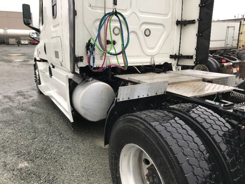 Sleeper Tractor-Heavy Duty Tractors-Freightliner-2020-T12664ST-Delta-BC-1,184,324\n\t\tkm-$ 48,500 - Image 22