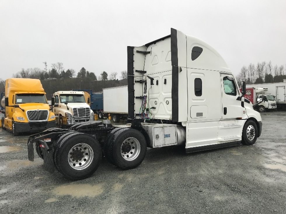 Sleeper Tractor-Heavy Duty Tractors-Freightliner-2020-T12664ST-Delta-BC-1,184,324\n\t\tkm-$ 48,500 - Image 7