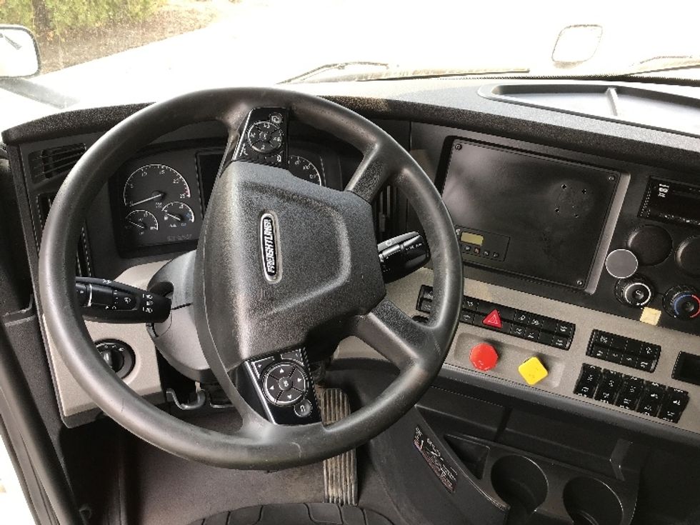 Sleeper Tractor-Heavy Duty Tractors-Freightliner-2020-T12664ST-Delta-BC-959,899\n\t\tkm-$ 70,250 - Image 11