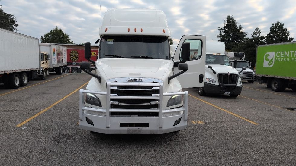Sleeper Tractor-Heavy Duty Tractors-Freightliner-2020-T12664ST-Delta-BC-959,899\n\t\tkm-$ 70,250 - Image 2