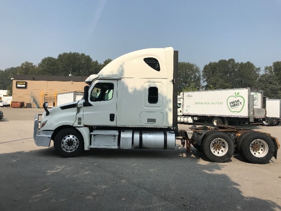 Sleeper Tractor-Heavy Duty Tractors-Freightliner-2020-T12664ST-Delta-BC-959,899\n\t\tkm-$ 70,250 - Image 4