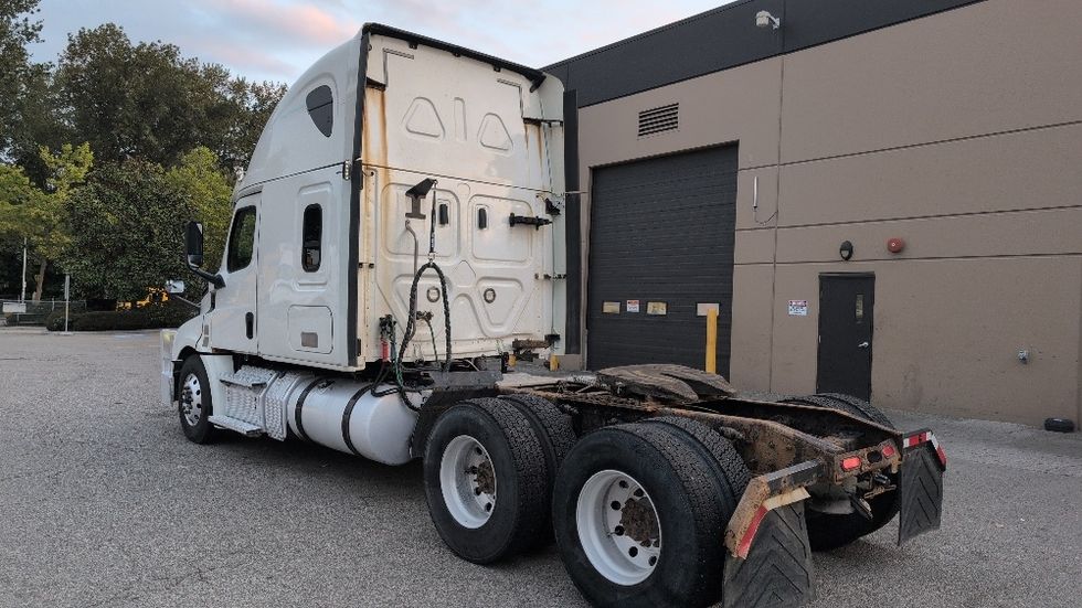 Sleeper Tractor-Heavy Duty Tractors-Freightliner-2020-T12664ST-Delta-BC-959,899\n\t\tkm-$ 70,250 - Image 5