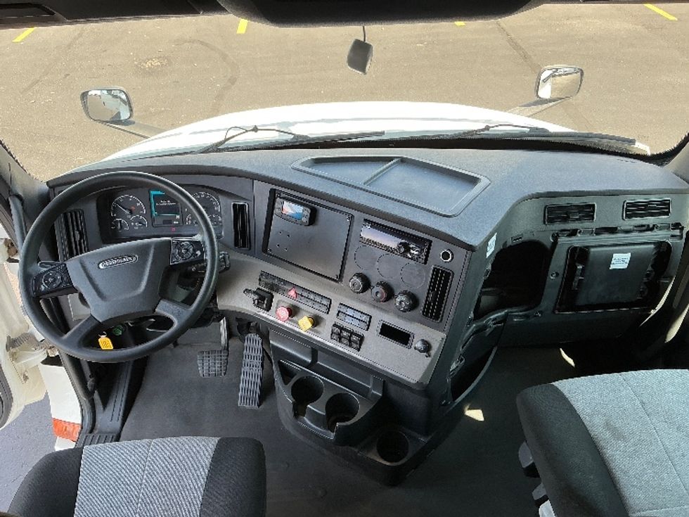 Sleeper Tractor-Heavy Duty Tractors-Freightliner-2020-T12664ST-Denver-CO-489,164\n\t\tmiles-$ 69,750 - Image 12