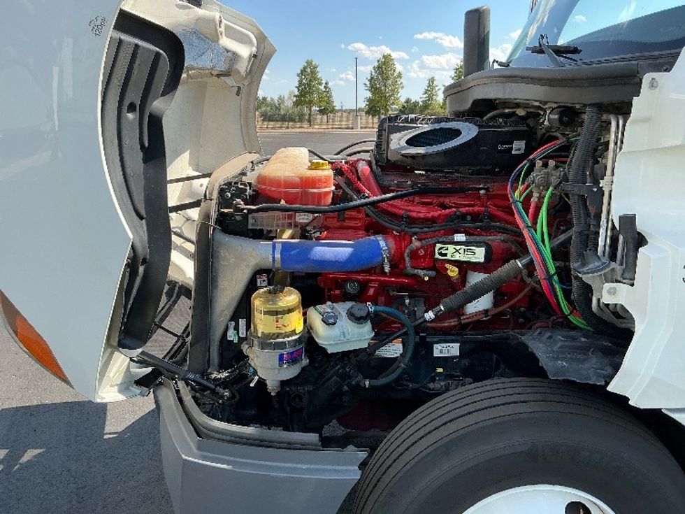 Sleeper Tractor-Heavy Duty Tractors-Freightliner-2020-T12664ST-Denver-CO-489,164\n\t\tmiles-$ 69,750 - Image 20