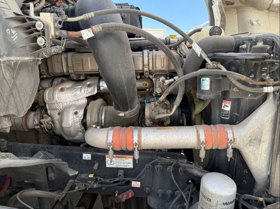 Sleeper Tractor-Heavy Duty Tractors-Freightliner-2020-T12664ST-Denver-CO-592,057\n\t\tmiles-$ 54,250 - Image 13