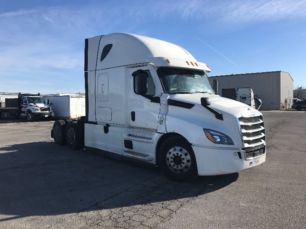 Sleeper Tractor-Heavy Duty Tractors-Freightliner-2020-T12664ST-Des Moines-IA-565,025\n\t\tmiles-$ 54,500 - Image 1