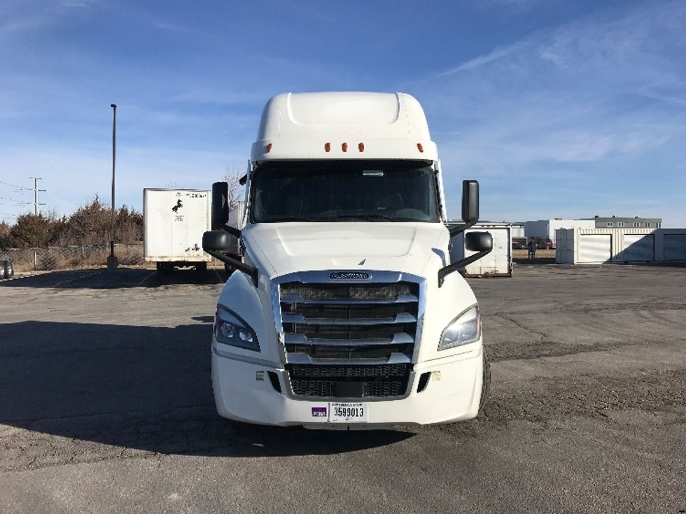 Sleeper Tractor-Heavy Duty Tractors-Freightliner-2020-T12664ST-Des Moines-IA-565,025\n\t\tmiles-$ 54,500 - Image 2
