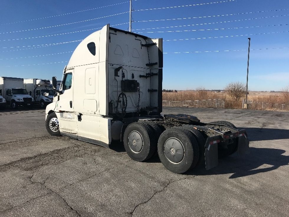 Sleeper Tractor-Heavy Duty Tractors-Freightliner-2020-T12664ST-Des Moines-IA-565,025\n\t\tmiles-$ 54,500 - Image 5
