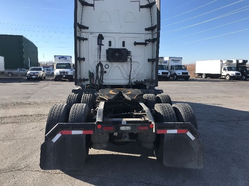 Sleeper Tractor-Heavy Duty Tractors-Freightliner-2020-T12664ST-Des Moines-IA-565,025\n\t\tmiles-$ 54,500 - Image 6