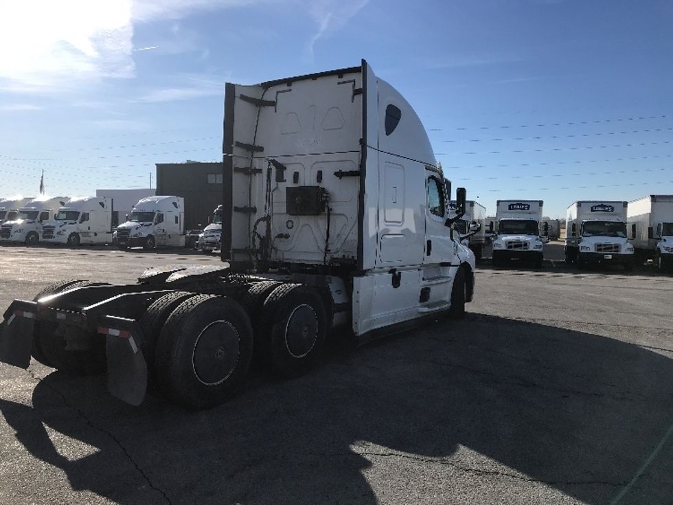 Sleeper Tractor-Heavy Duty Tractors-Freightliner-2020-T12664ST-Des Moines-IA-565,025\n\t\tmiles-$ 54,500 - Image 7