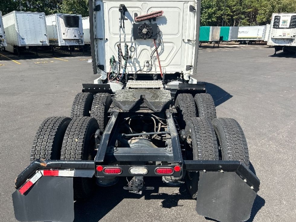 Sleeper Tractor-Heavy Duty Tractors-Freightliner-2020-T12664ST-Duluth-GA-489,406\n\t\tmiles-$ 67,250 - Image 6