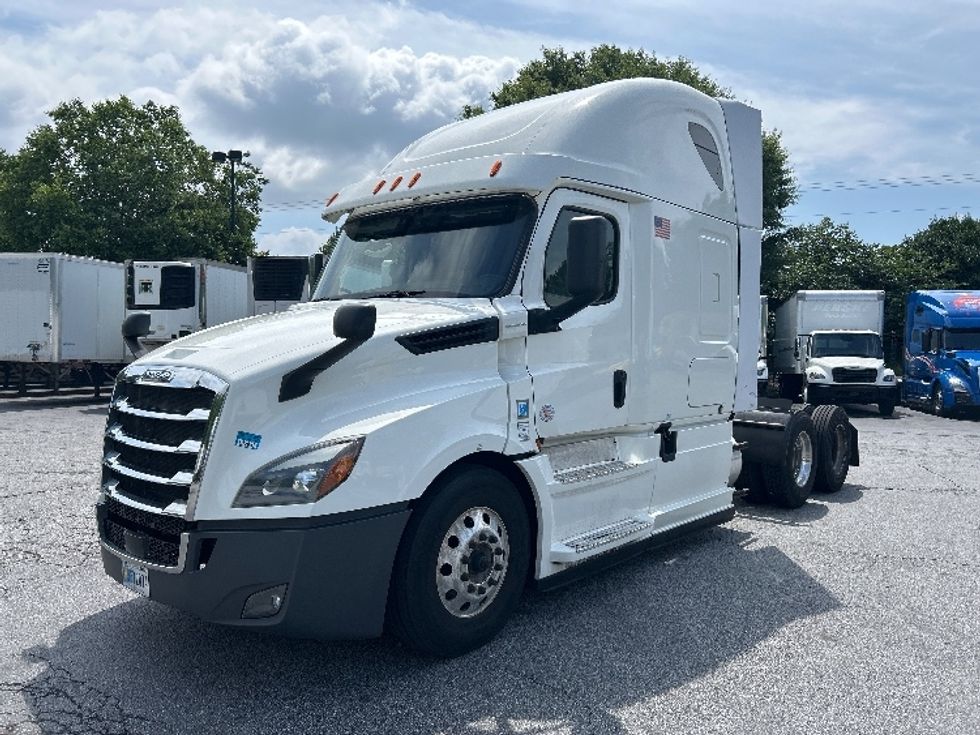 Sleeper Tractor-Heavy Duty Tractors-Freightliner-2020-T12664ST-Duluth-GA-568,156\n\t\tmiles-$ 60,000 - Image 3