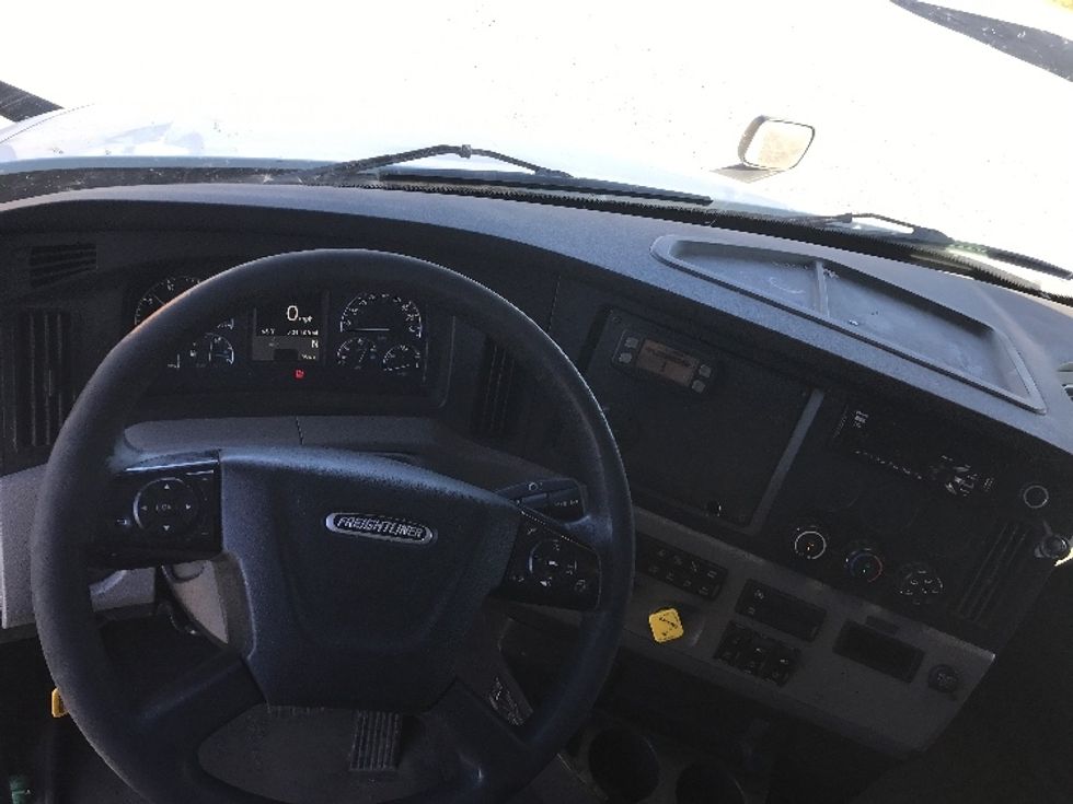 Sleeper Tractor-Heavy Duty Tractors-Freightliner-2020-T12664ST-Duncansville-PA-734,455\n\t\tmiles-$ 49,750 - Image 11