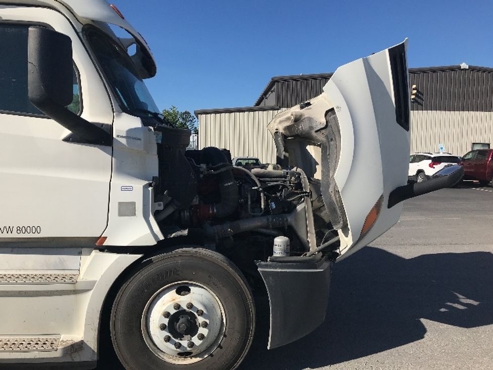 Sleeper Tractor-Heavy Duty Tractors-Freightliner-2020-T12664ST-Duncansville-PA-734,455\n\t\tmiles-$ 49,750 - Image 20