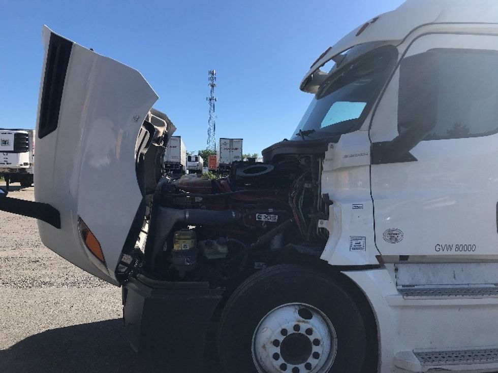 Sleeper Tractor-Heavy Duty Tractors-Freightliner-2020-T12664ST-Duncansville-PA-734,455\n\t\tmiles-$ 49,750 - Image 21